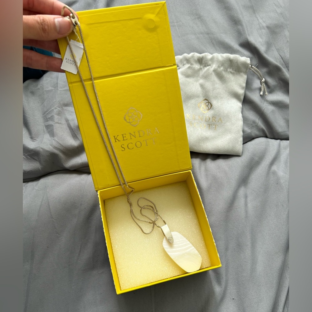 Kendra Scott Inez Gold Long Pendant Necklace in White Pearl